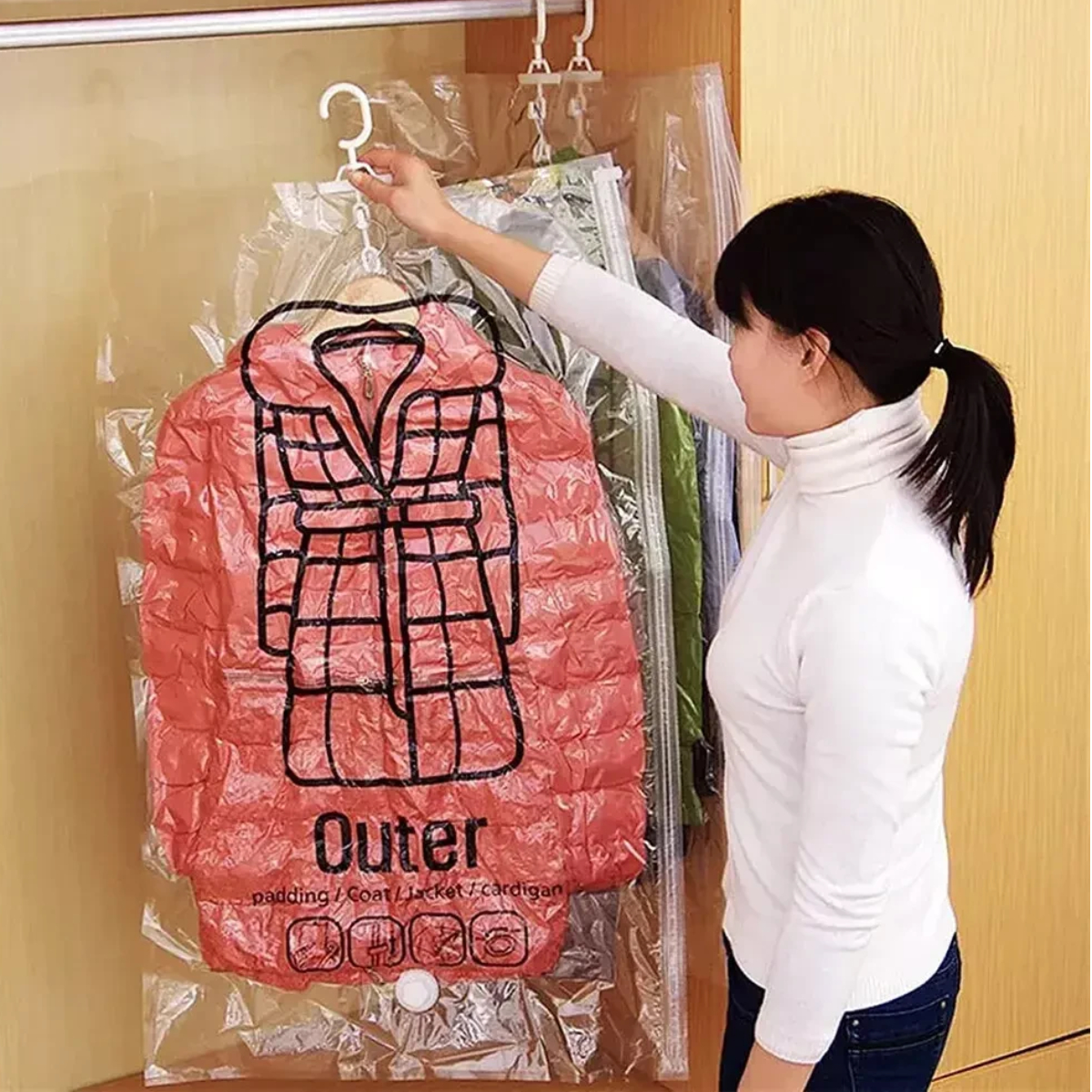 Вакуумный пакет для одежды VACUUM BAG с вешалкой 67 х 110 см (R26102/R26101L)