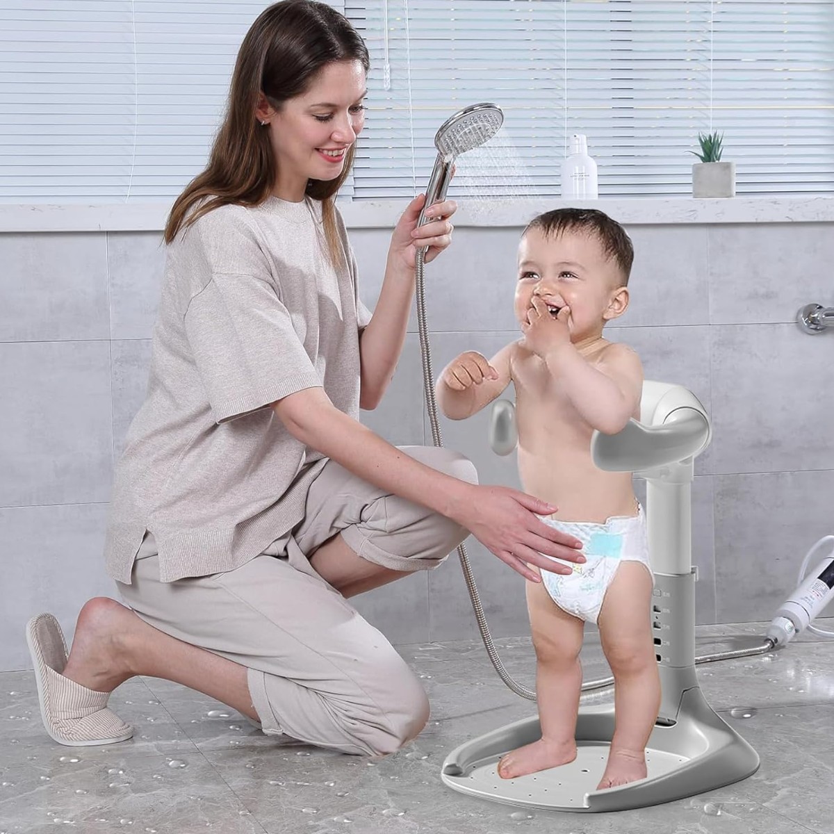 Подставка для купания с регулировкой высоты и ручками Bimbo 40 х 50 х 47 см (H-20644) Серая