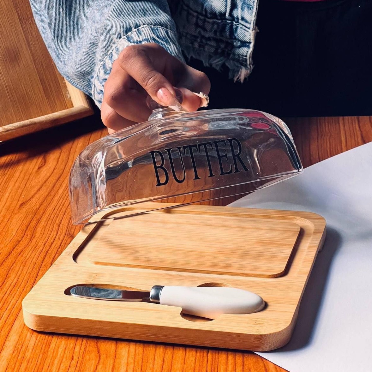 Масленка стеклянная BUTTER с бамбуковой подставкой и ножом для масла (R34370)