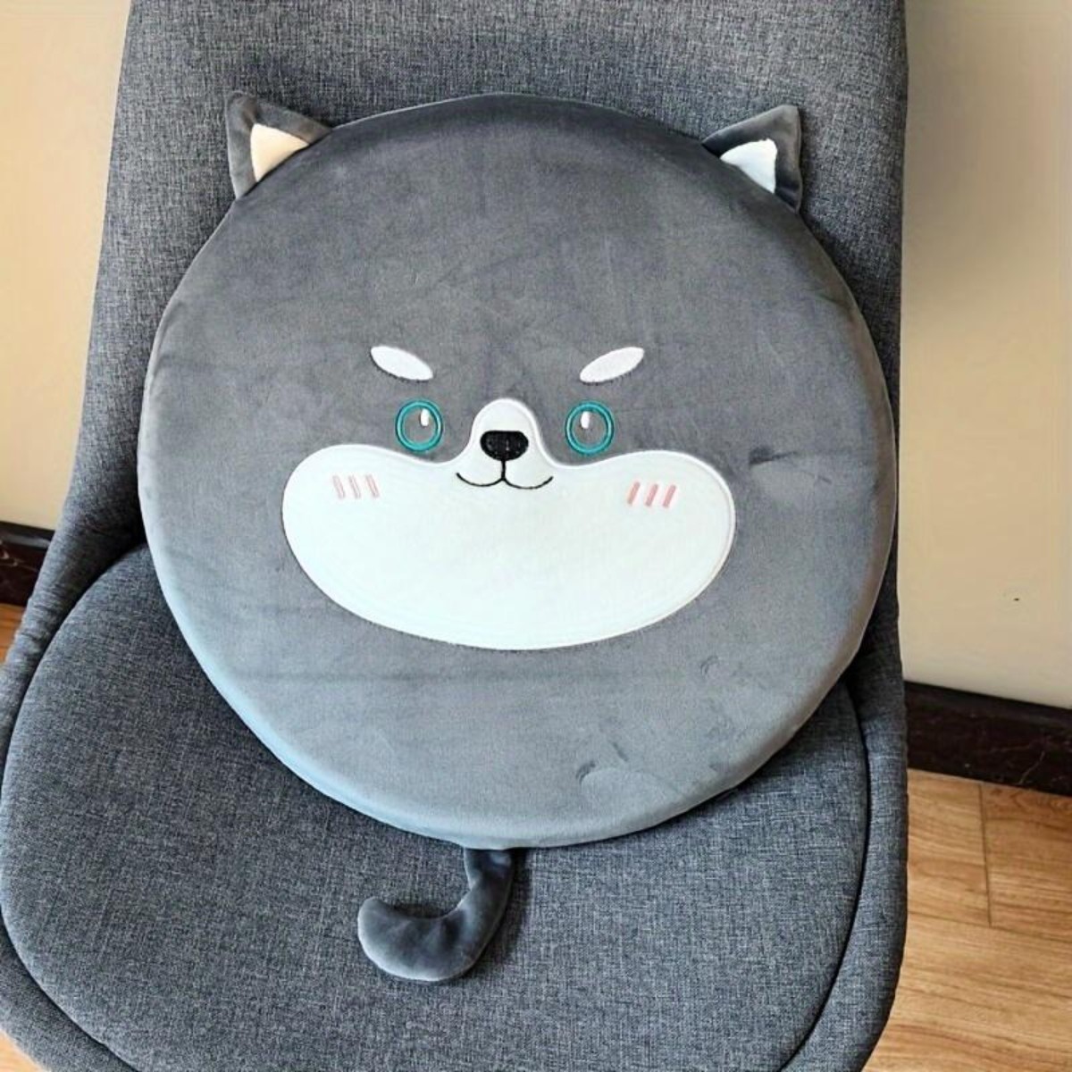 Подушка декоротивная на стул Cushion for a chair 
