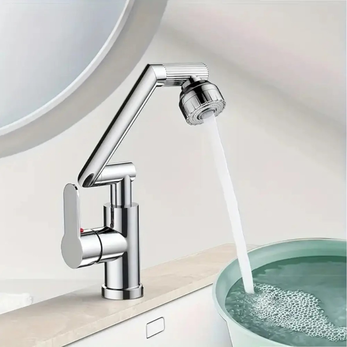 Смеситель трансформер вращающийся для ванной комнаты и кухни Swiveling Faucet