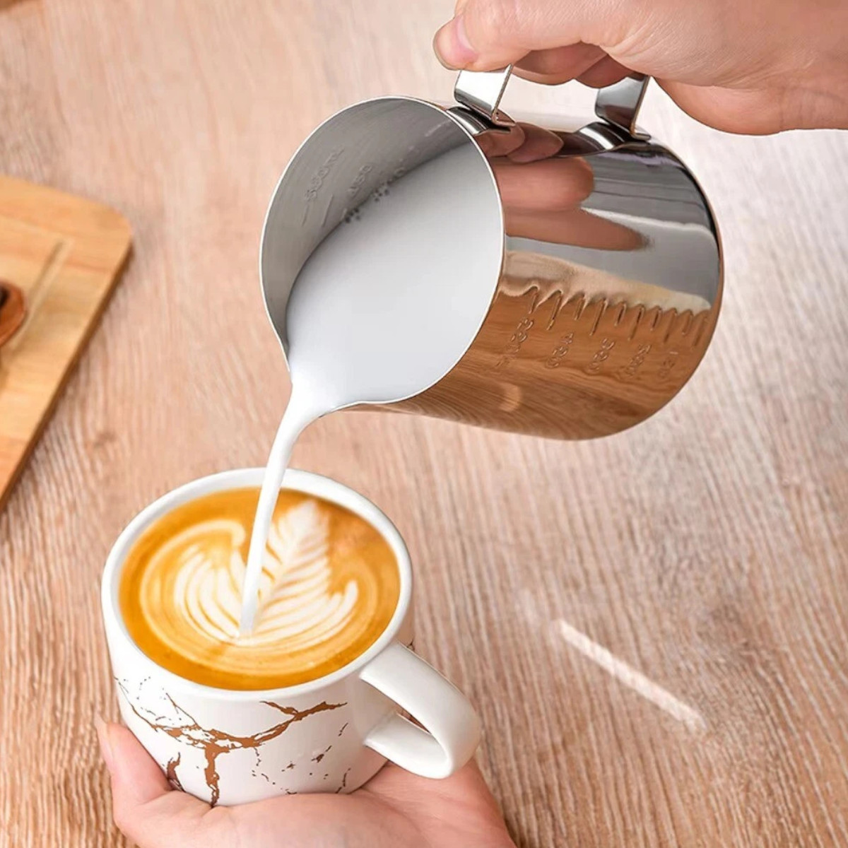 Питчер для взбивания молока, молочник для кофе Milk Frothing Pitcher 1.0 л (R92698-1.0)
