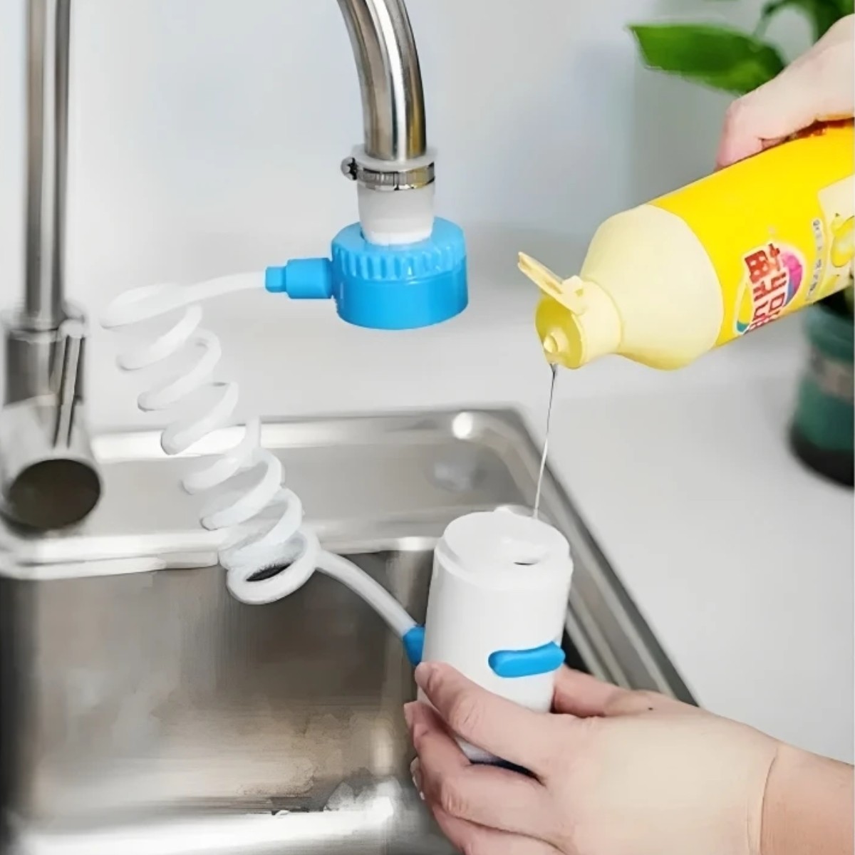 Насадка на кран гнучка SV Shower знімна з дозатором