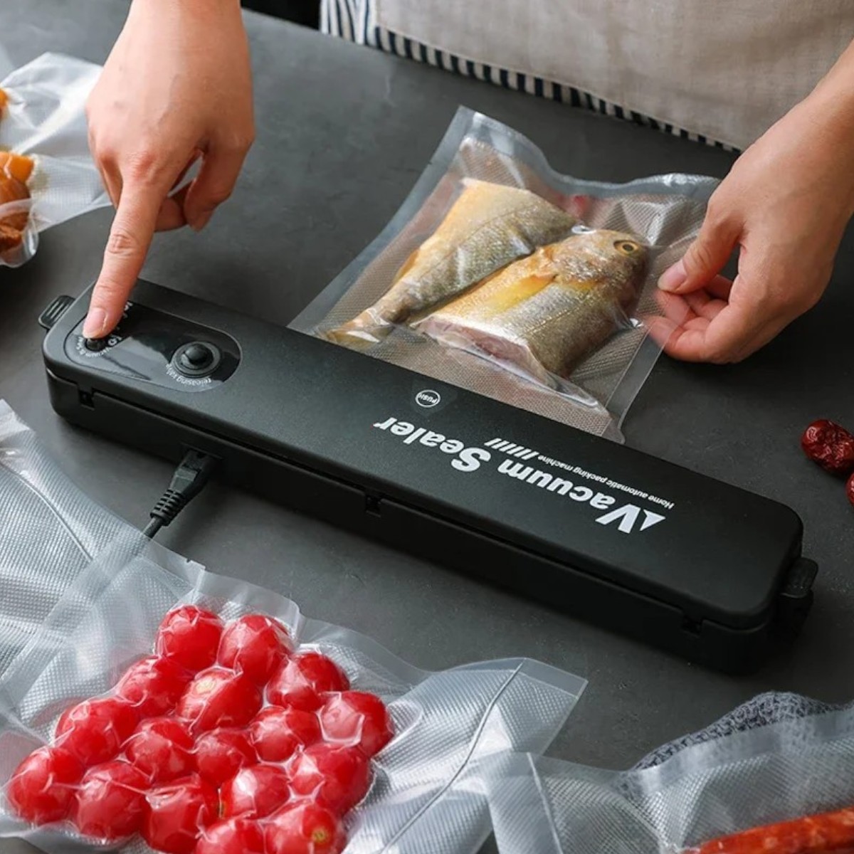 Вакууматор побутовий для продуктів харчування Vacuum Sealer 90W вакуумний пакувальник + 10 пакетів (383 VC)